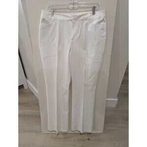 St. John’s Bay Women's Size 14P, 33"‎ White Stretch Straight Leg pants